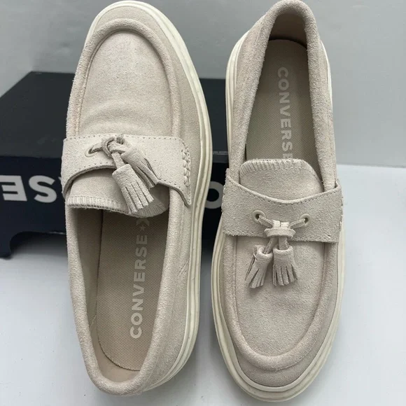 Converse A15553C
CTAS LUGGED HEEL LOAFER OX
LIGHT DUNE/EGRET/LIGHT DUNE Platform - Picture 13 of 16